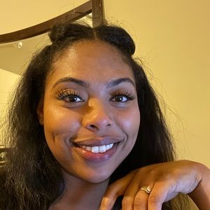 Meet your Posher, Marissa